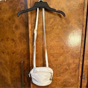 Gianni Bernini vintage 1980s white shoulder bag
